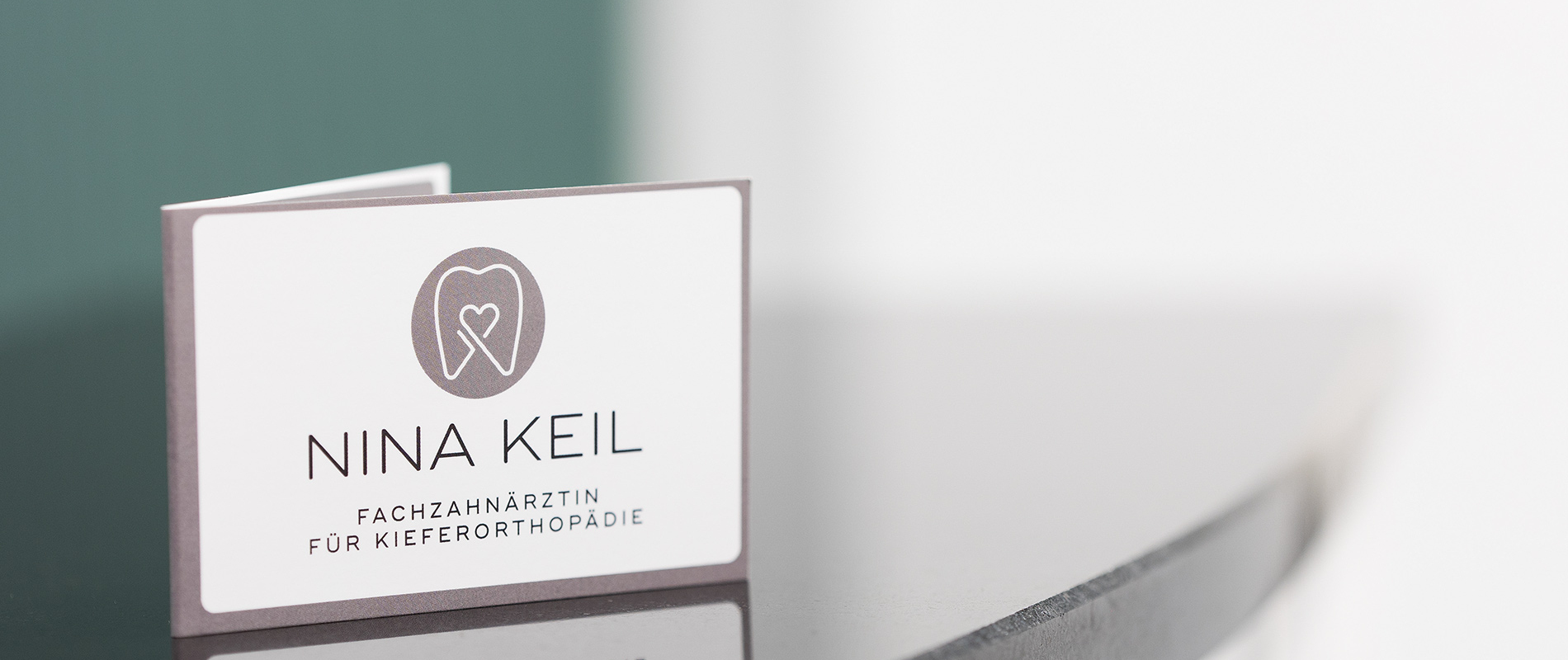 Visitenkarte der Praxis für Kieferorthopädie Nina Keil in Coburg