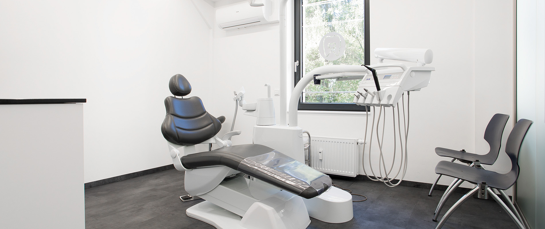 Behandlungsstuhl der Praxis für Kieferorthopädie Nina Keil in Coburg