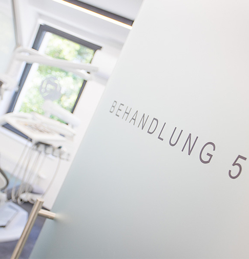 Aufnahme bei Eintreten in ein Behandlungszimmer